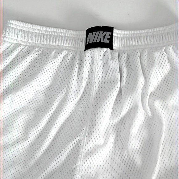 White Nike Dri-Fit Men’s Basketball Shorts - Picture 5 of 8
